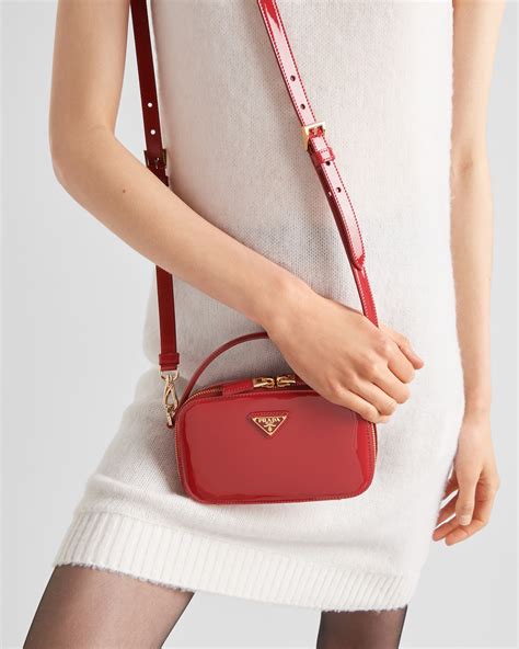 prada borsa rossa vernice|Borsa A Tracolla In Vernice Cherry .